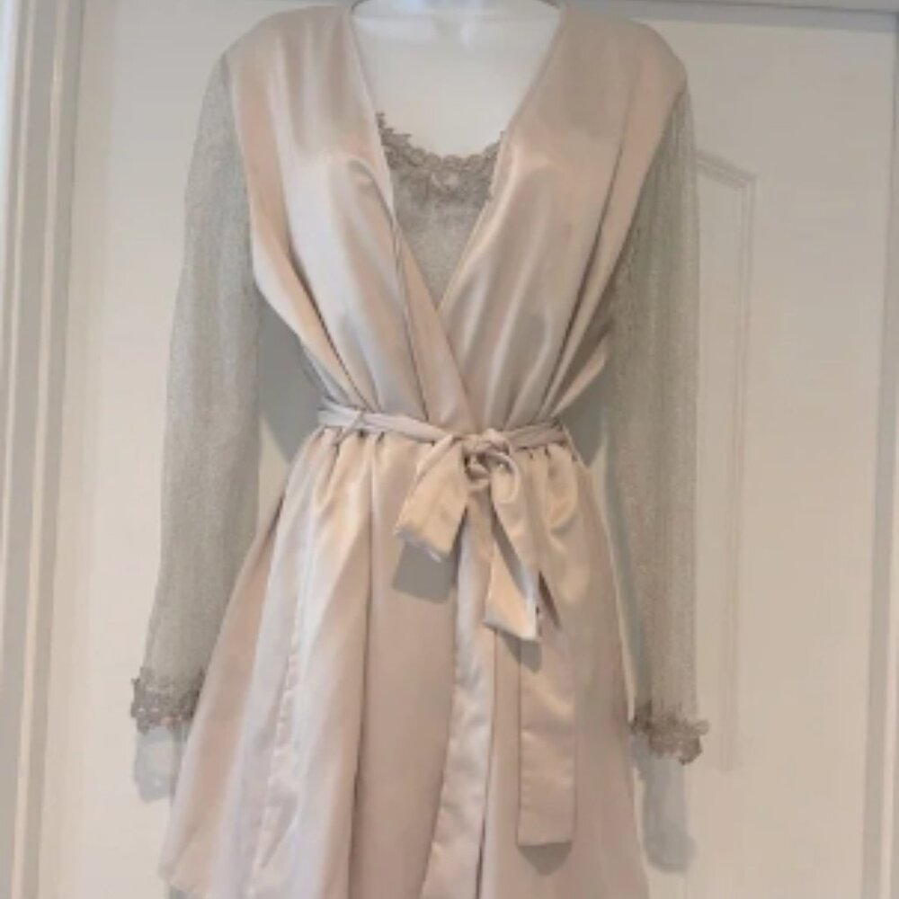 Flora Nikrooz Showstopper Chemise with lace and matching robe S